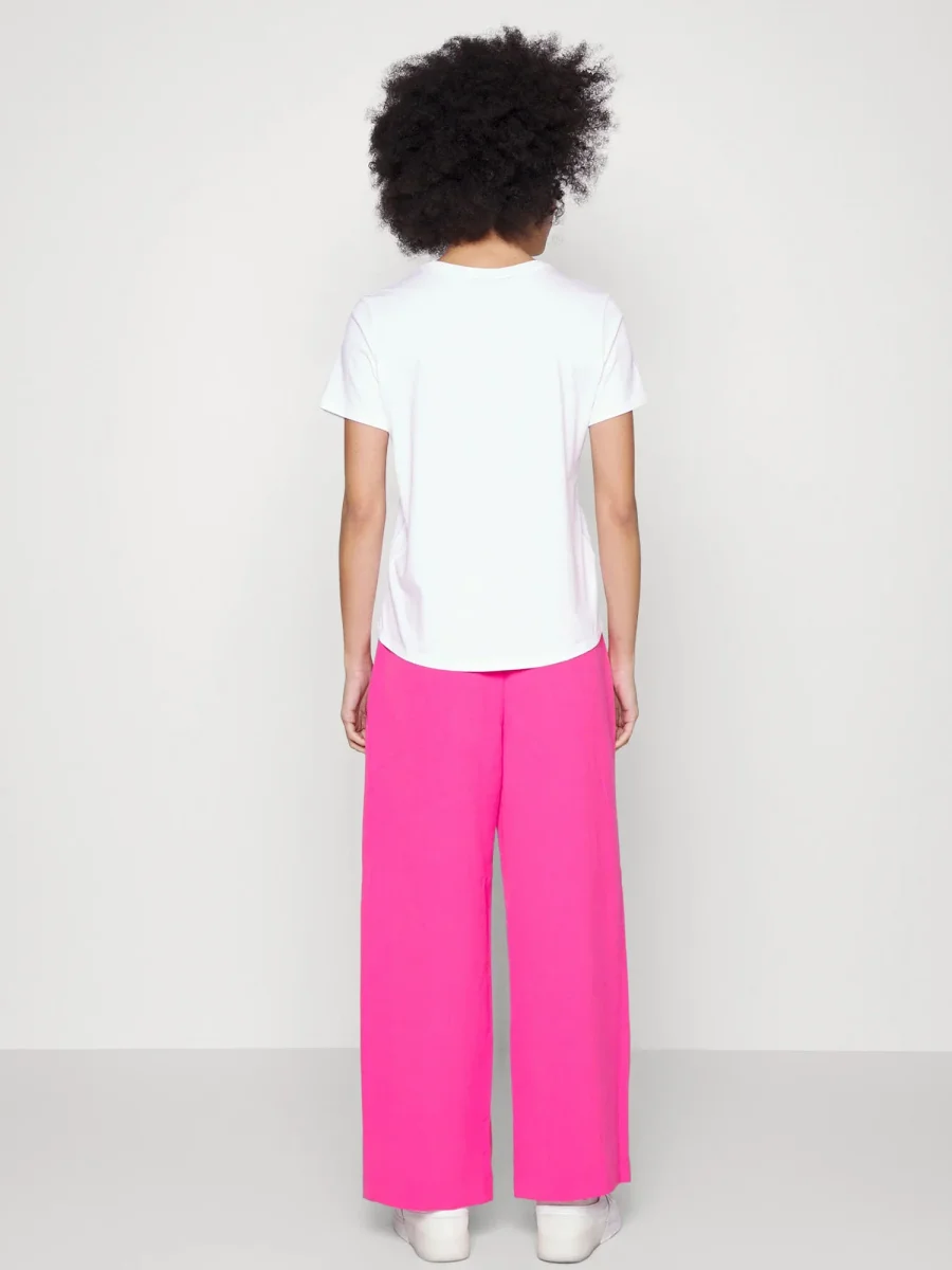 T-SHIRT SPORTSWEAR ESSENTIALS NIKE DA DONNA BIANCO - immagine 4