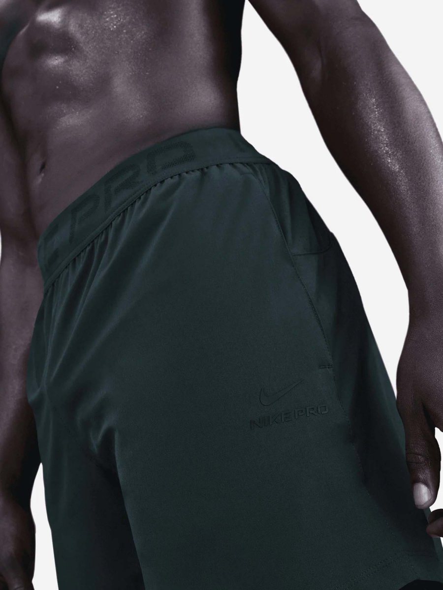 SHORT TRAINING NIKE PRO DA UOMO VERDE - immagine 4