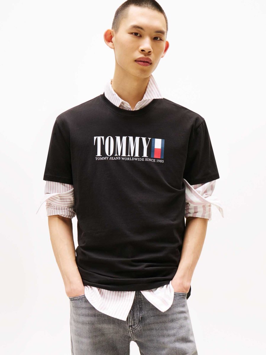 T-SHIRT REGULAR TOMMY JEANS DA UOMO NERO - immagine 2