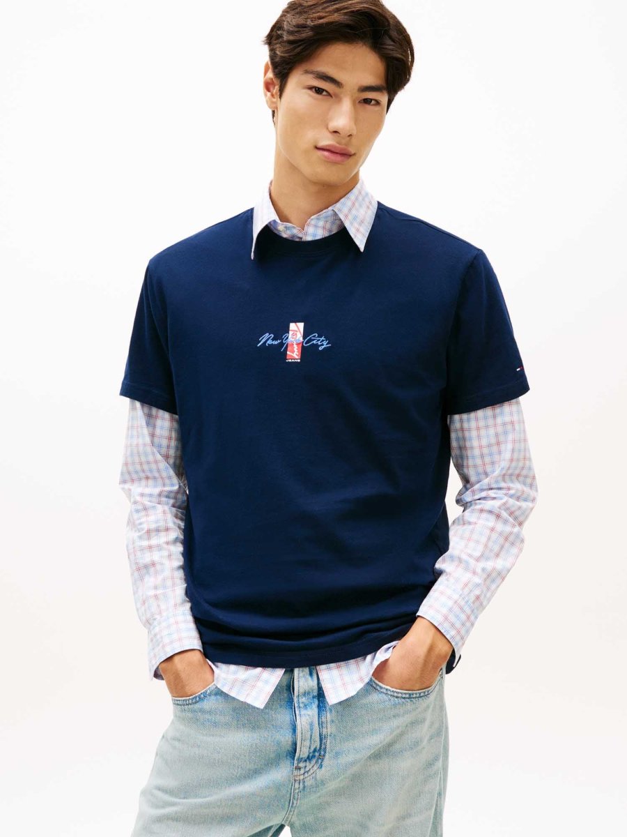 T-SHIRT BLU TOMMY JEANS CON LOGO RICAMATO DA UOMO - immagine 2