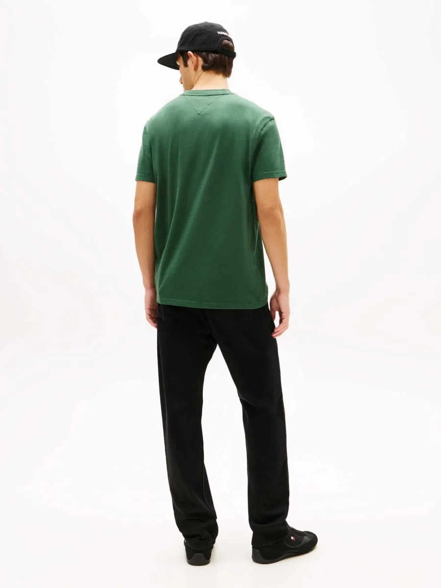 T-SHIRT VERDE TOMMY JEANS CON GRAFICA LOGATA DA UOMO - immagine 4
