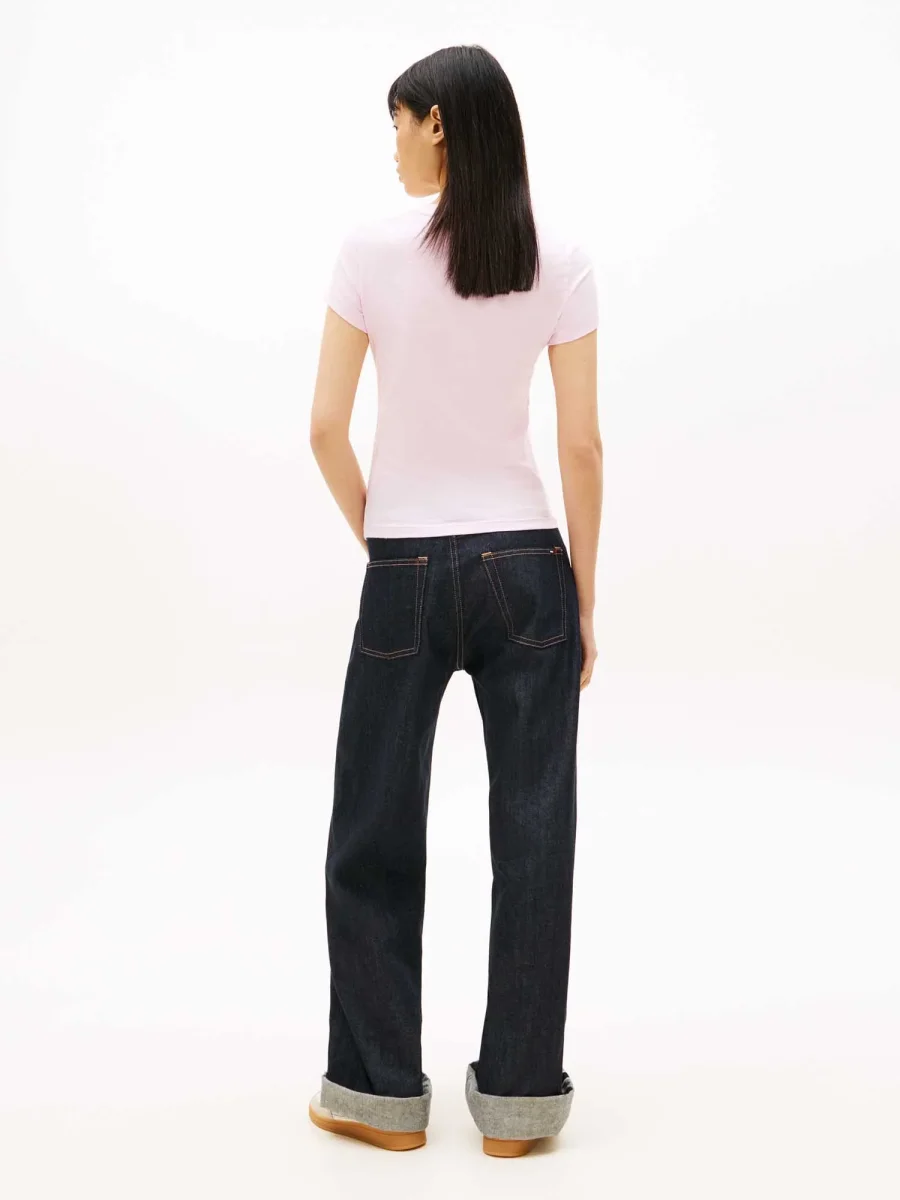 T-SHIRT ROSA TOMMY JEANS CON STEMMA BANDIERA DA DONNA - immagine 4