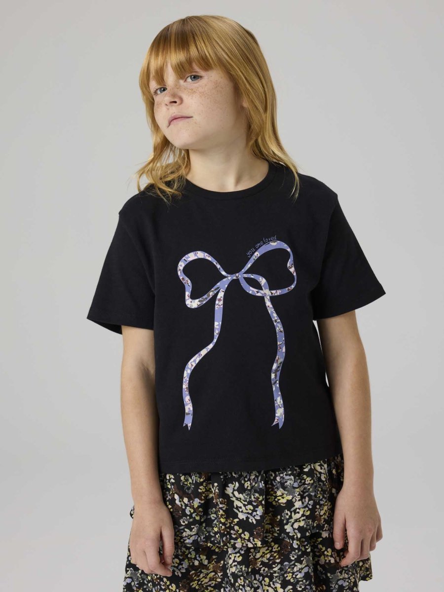 T-shirt unisex Name It NkfTabea nera con stampa fiocco floreale