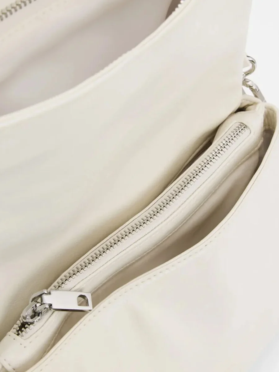 BORSA PANNA DESIGUAL CON CHARMS DA DONNA - immagine 5