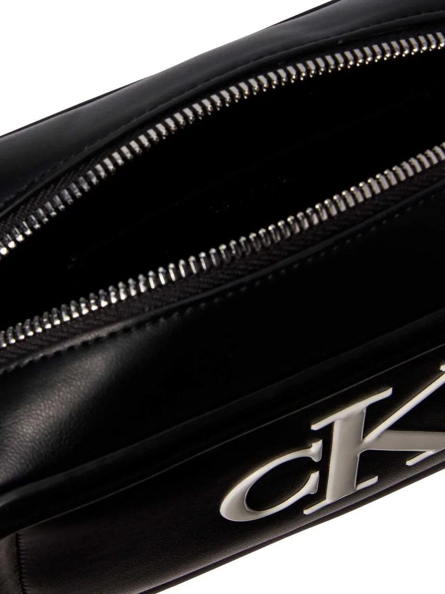 BORSA NERO-BIANCO CALVIN KLEIN BOLD CAMERA BAG DA DONNA - immagine 4