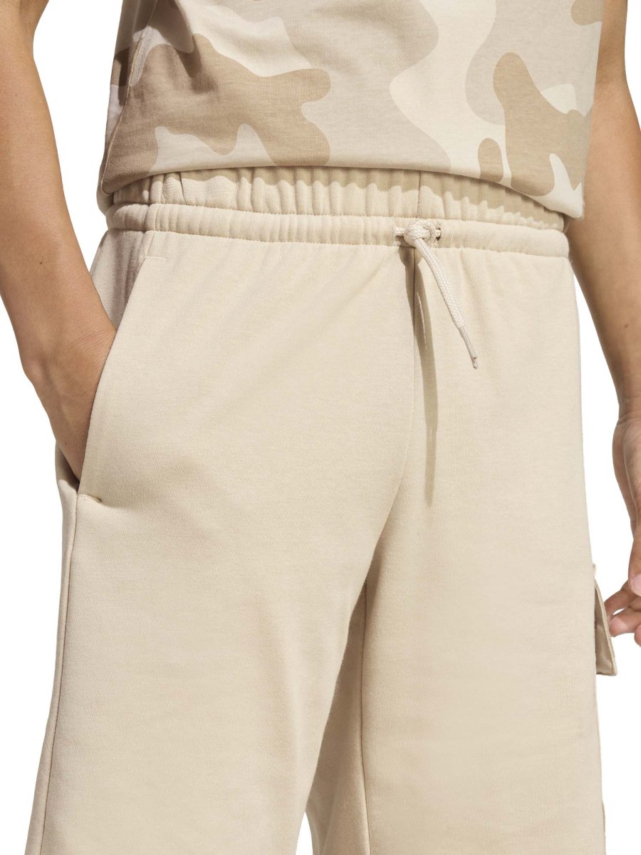 SHORT BEIGE ADIDAS CON TASCA CARGO JUNIOR UNISEX - immagine 5
