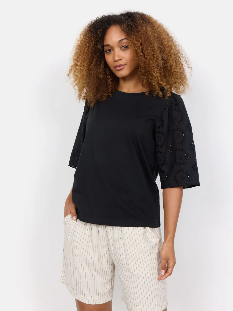 T-SHIRT NERA SOYA CONCEPT CON RICAMI DA DONNA - immagine 2