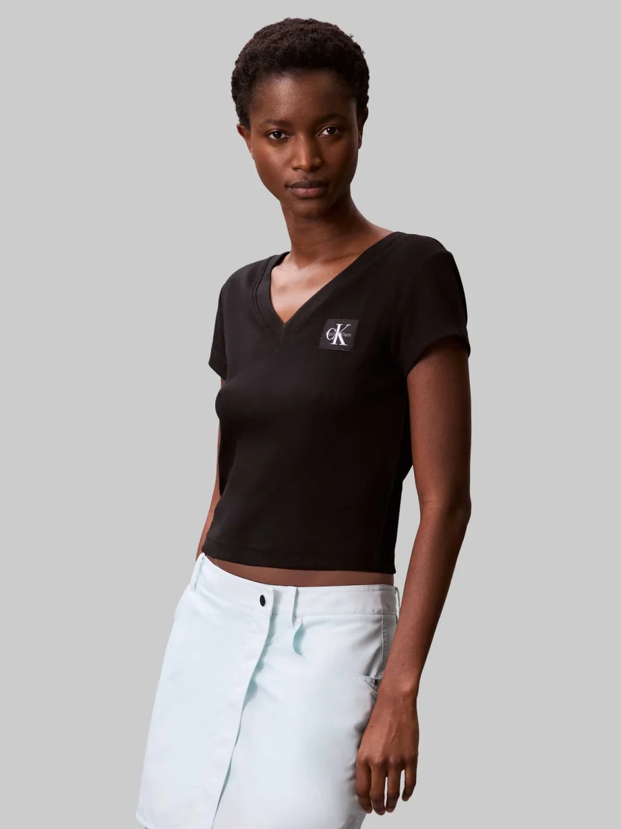 T-SHIRT A COSTINE SCOLLO A V CALVIN KLEIN JEAND DONNA NERO - immagine 2