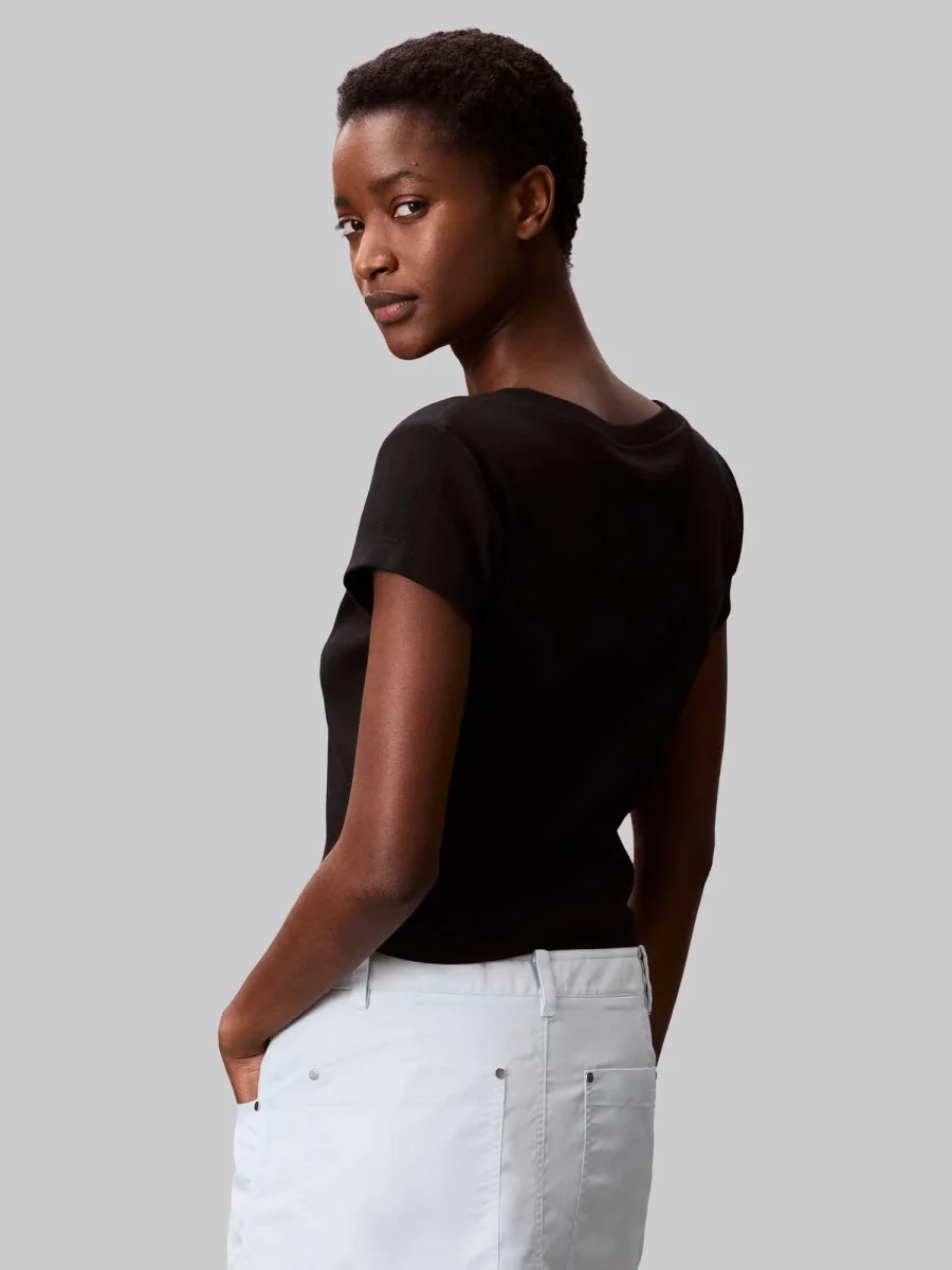 T-SHIRT A COSTINE SCOLLO A V CALVIN KLEIN JEAND DONNA NERO - immagine 4