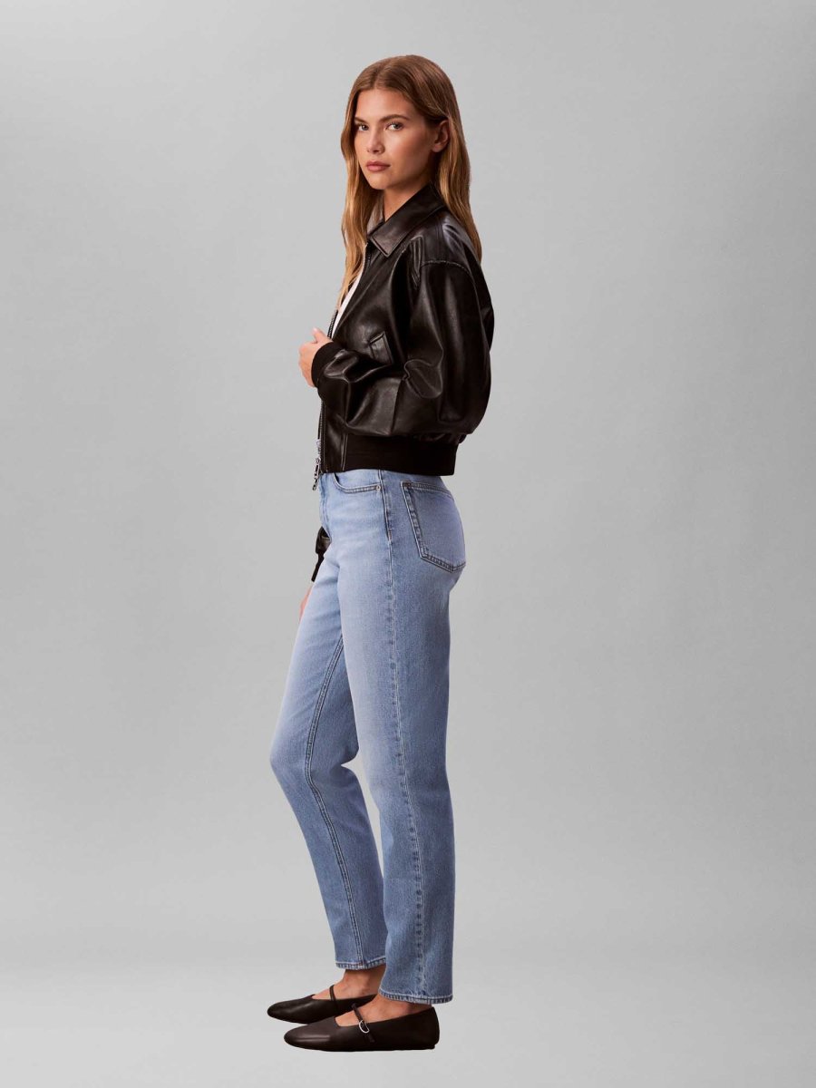 JEANS IN DENIM CHIARO CALVIN KLEIN MOM FIT DA DONNA - immagine 4