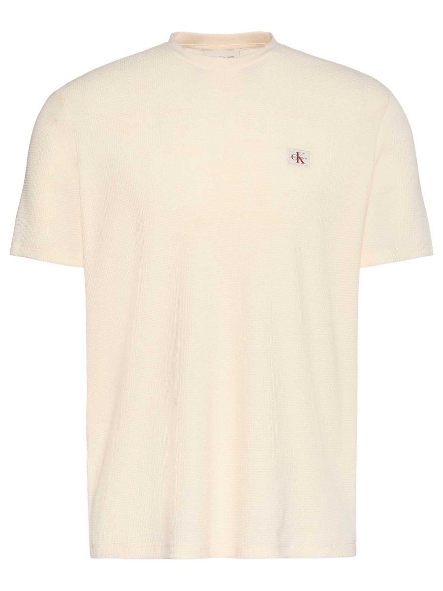 T-SHIRT PANNA CALVIN KLEIN JEANS WAFFLE BADGE DA UOMO - immagine 3