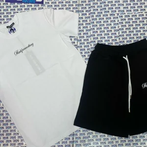 COMPLETO CON STAMPA GOTIKO MFN