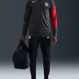 Atlético de Madrid Strike – Terza
Tuta da calcio in maglia Nike Dri-FIT Total 90