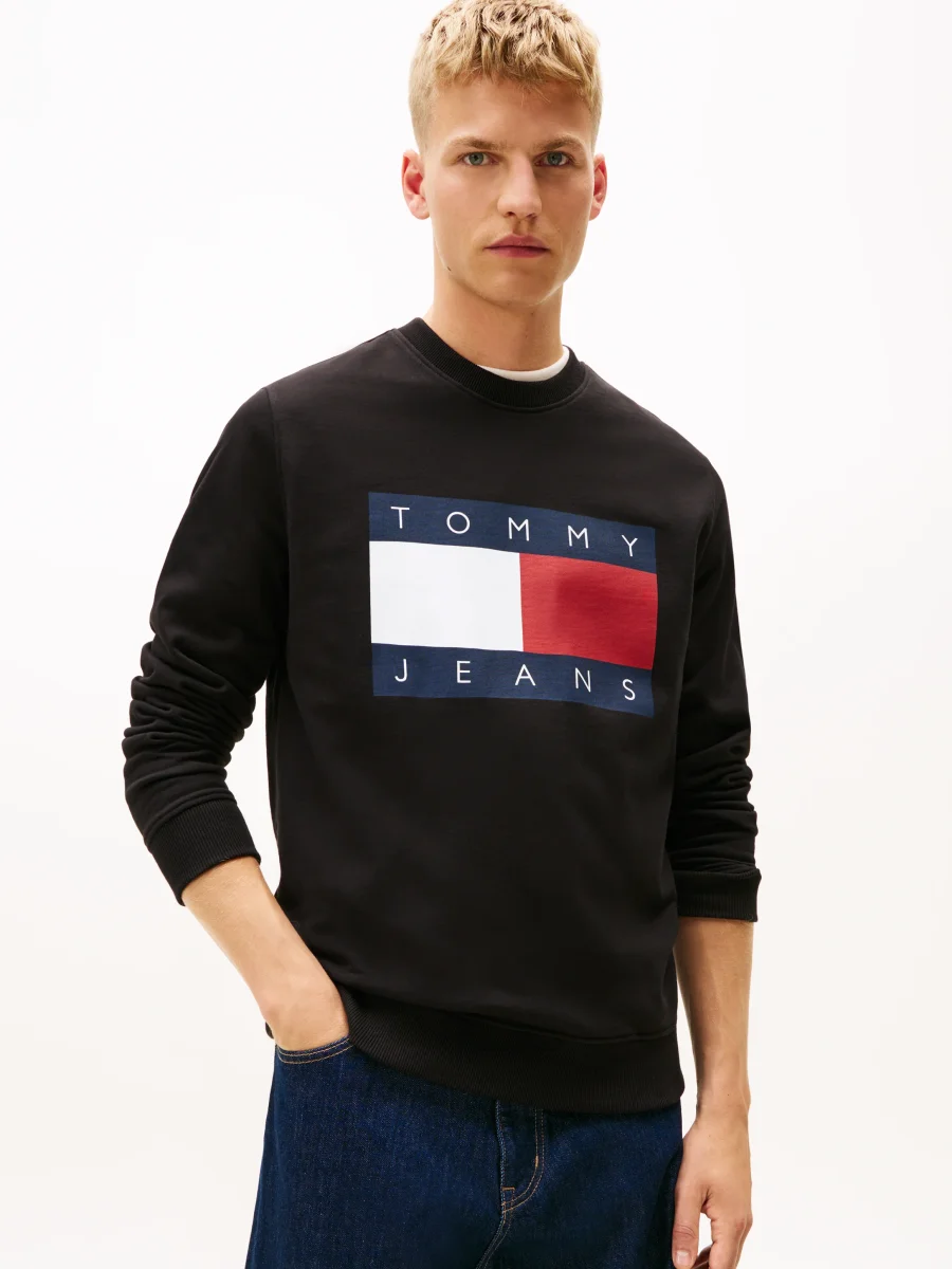 FELPA NERA TOMMY JEANS CON CAPPUCCIO E MAXI LOGO DA UOMO - immagine 2