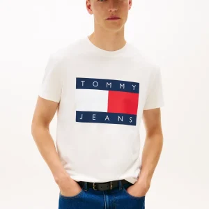 T-SHIRT BIANCA TOMMY JEANS CON STEMMA BANDIERA DA UOMO