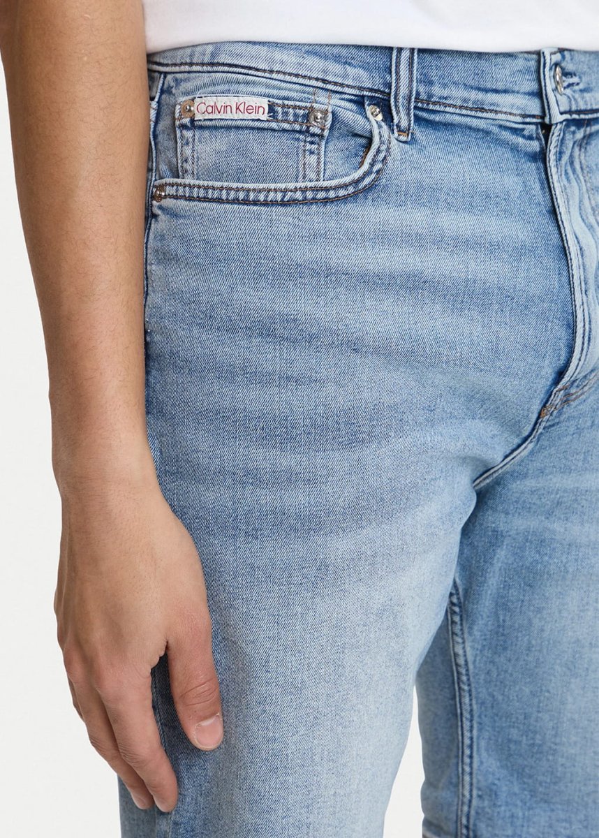 BERMUDA IN DENIM CHIARO CALVIN KLEIN SLIM FIT DA UOMO - immagine 3