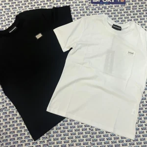 T-SHIRT CON APPLICAZIONE MFN