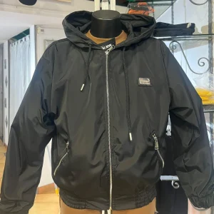 GIUBBINO CON APPLICAZIONI MFN